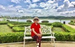 白色液体从下面流出来了